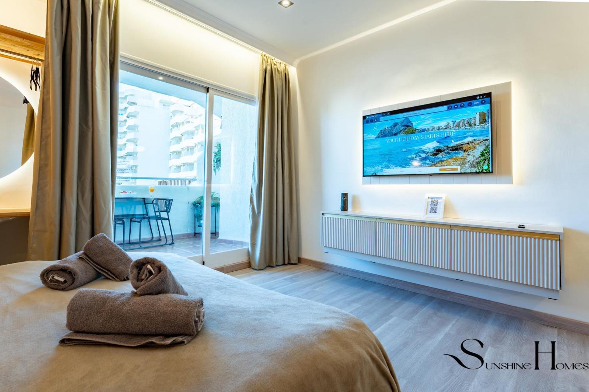 Seaview Beachfront Studio With Aqua Park & Balcony เบนัลมาเดนา ภายนอก รูปภาพ