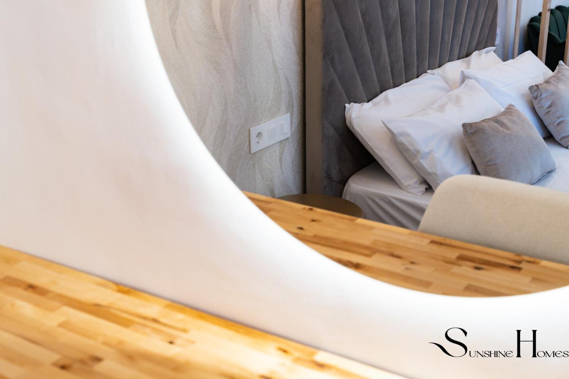 Seaview Beachfront Studio With Aqua Park & Balcony เบนัลมาเดนา ภายนอก รูปภาพ